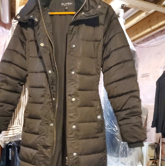 Black puffer Jacket (has a faux fur collar that I don't wear) can be buttoned. - Picture 5 of 6